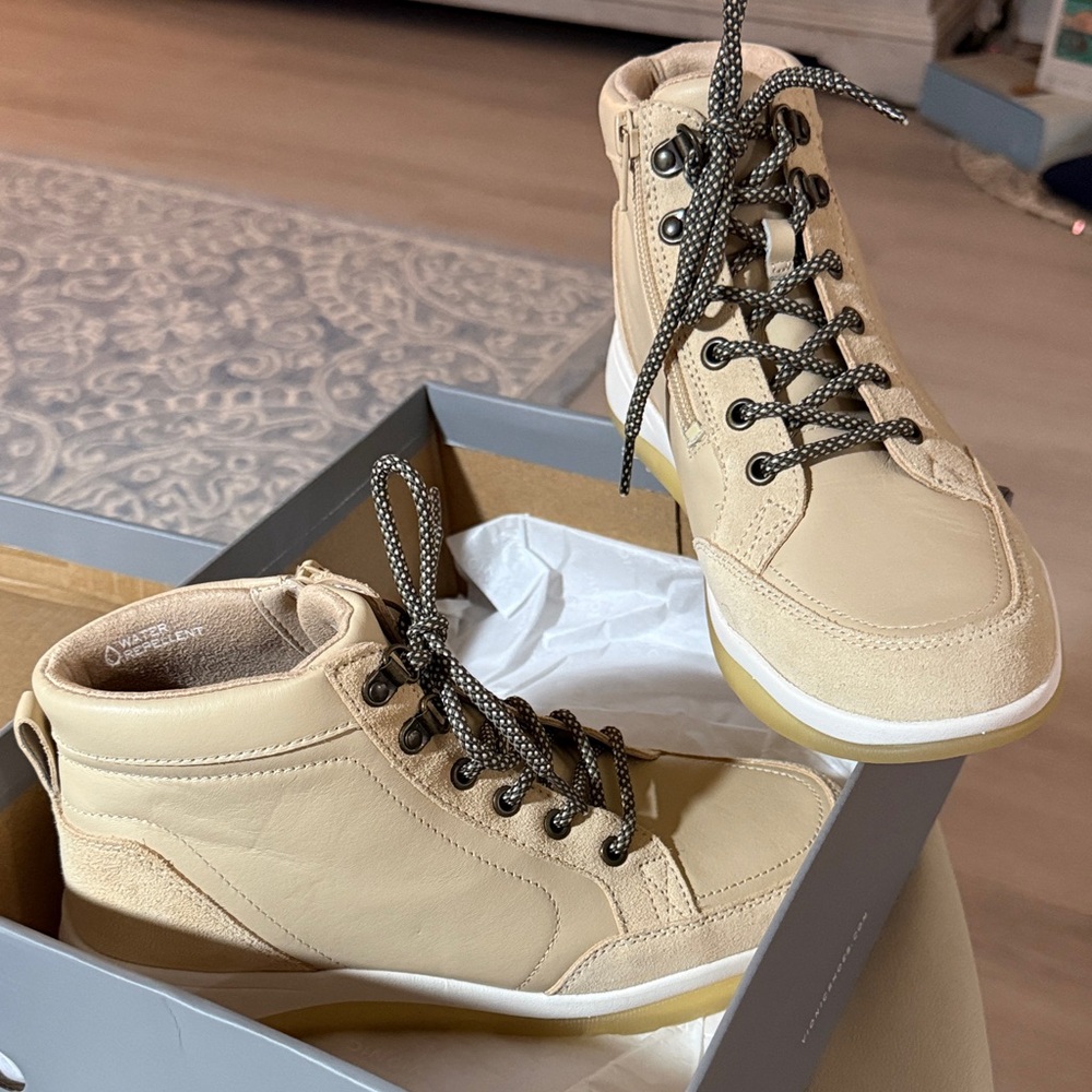 Vionic Whitley Size 9 / Eur 40